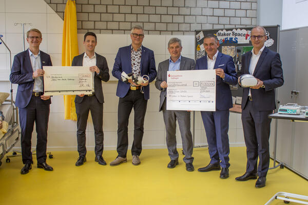 Bild vergr&ouml;&szlig;ern: Spenden�bergabe Aesculap KSK 2024