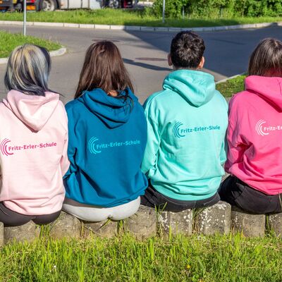 SuS mit Hoodies 