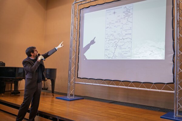 Bild vergr&ouml;&szlig;ern: BG Lesung Felix Bohr