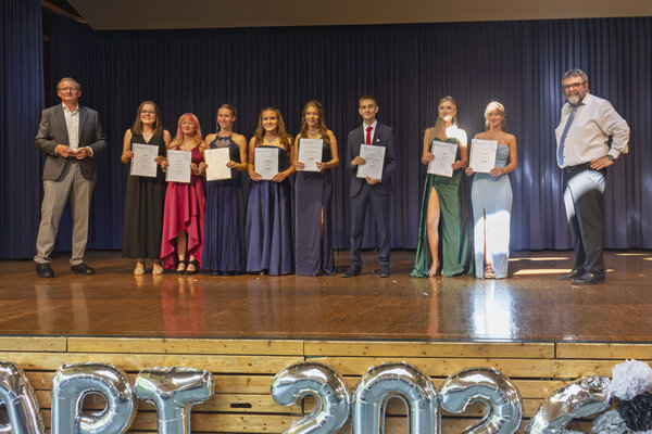 Bild vergr&ouml;&szlig;ern: BG Abitur 2026 Preistr�ger