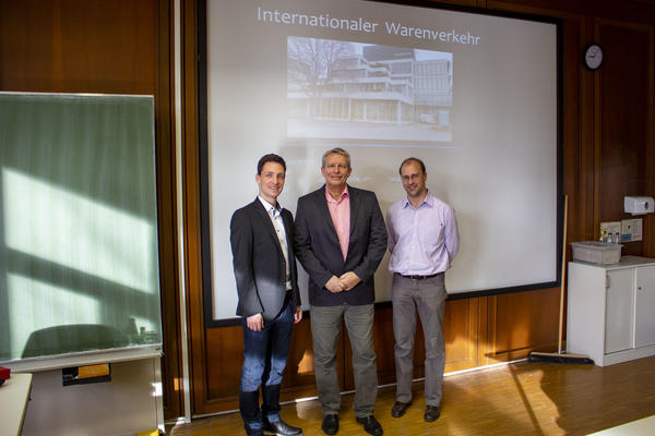 Bild vergr&ouml;&szlig;ern: Internationaler Warenverkehr2