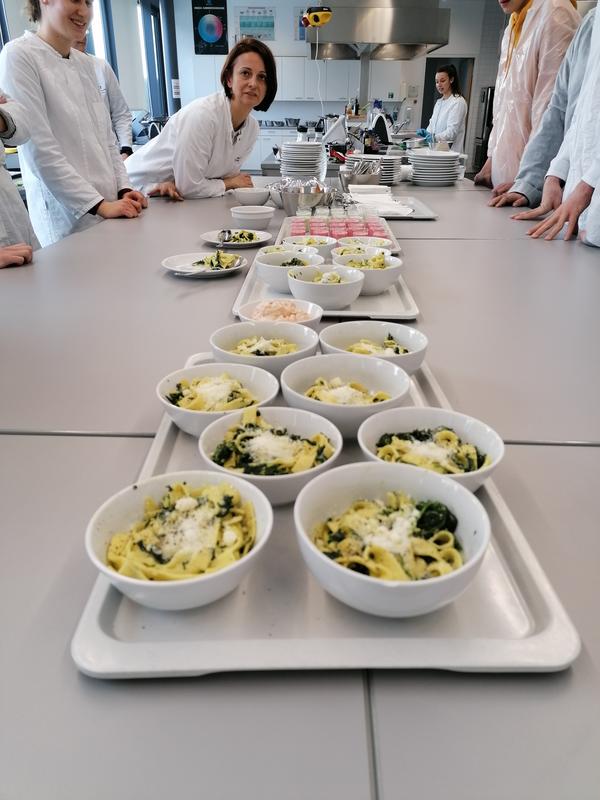 Bild vergr&ouml;&szlig;ern: Sch�lerInnen lernen regionale Superfoods kennen_2